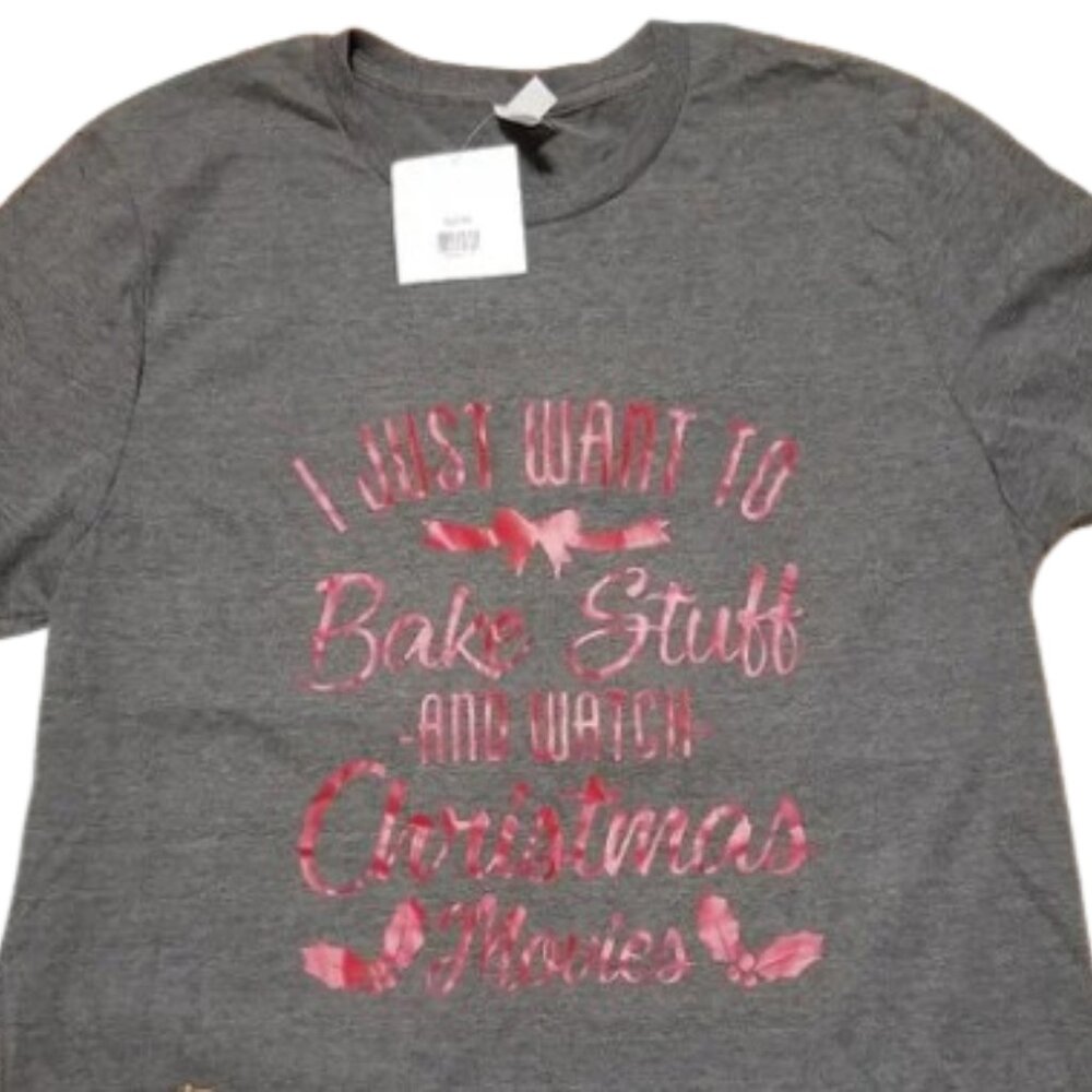 Christmas Tee - I just want to bake